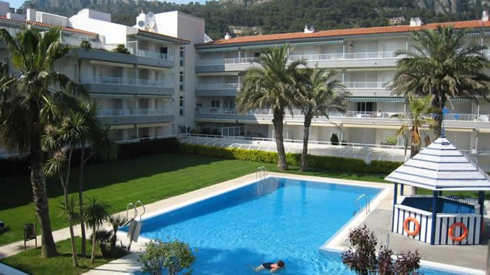 Apartamento De Lujo Cerca De La Playa Con Piscina Y Terraza En L'Estartit - Es-323-21
